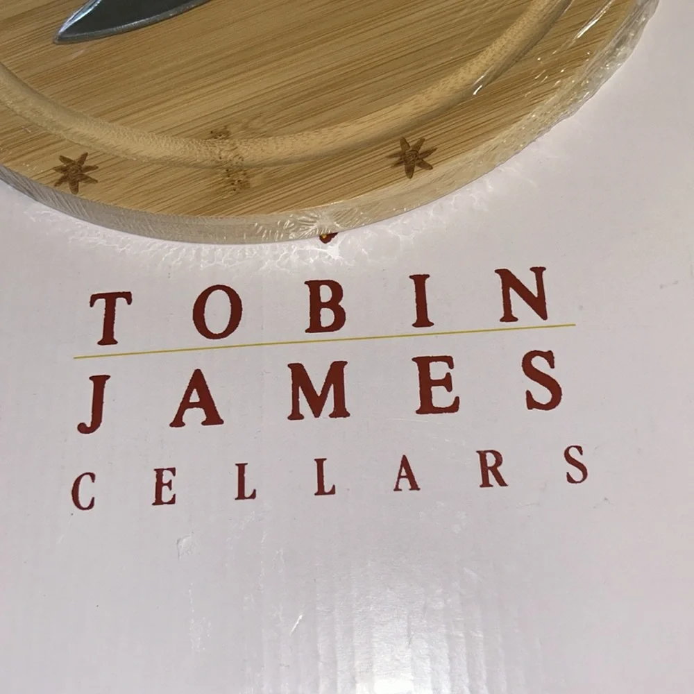 NWT Tobin James wooden cheese board with knife